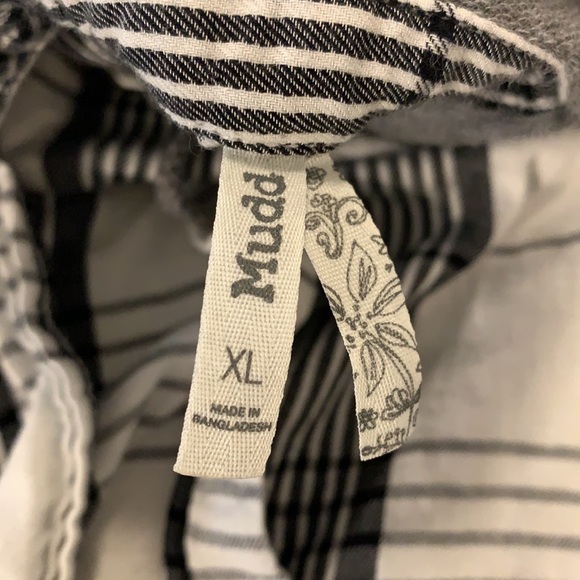 Grey and white button up flannel with grey hood - Picture 2 of 2